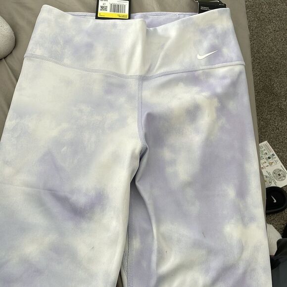 Nike Women’s One Icon Clash 7" Short Mid Rise Purple White NWT Size Small - Picture 3 of 5